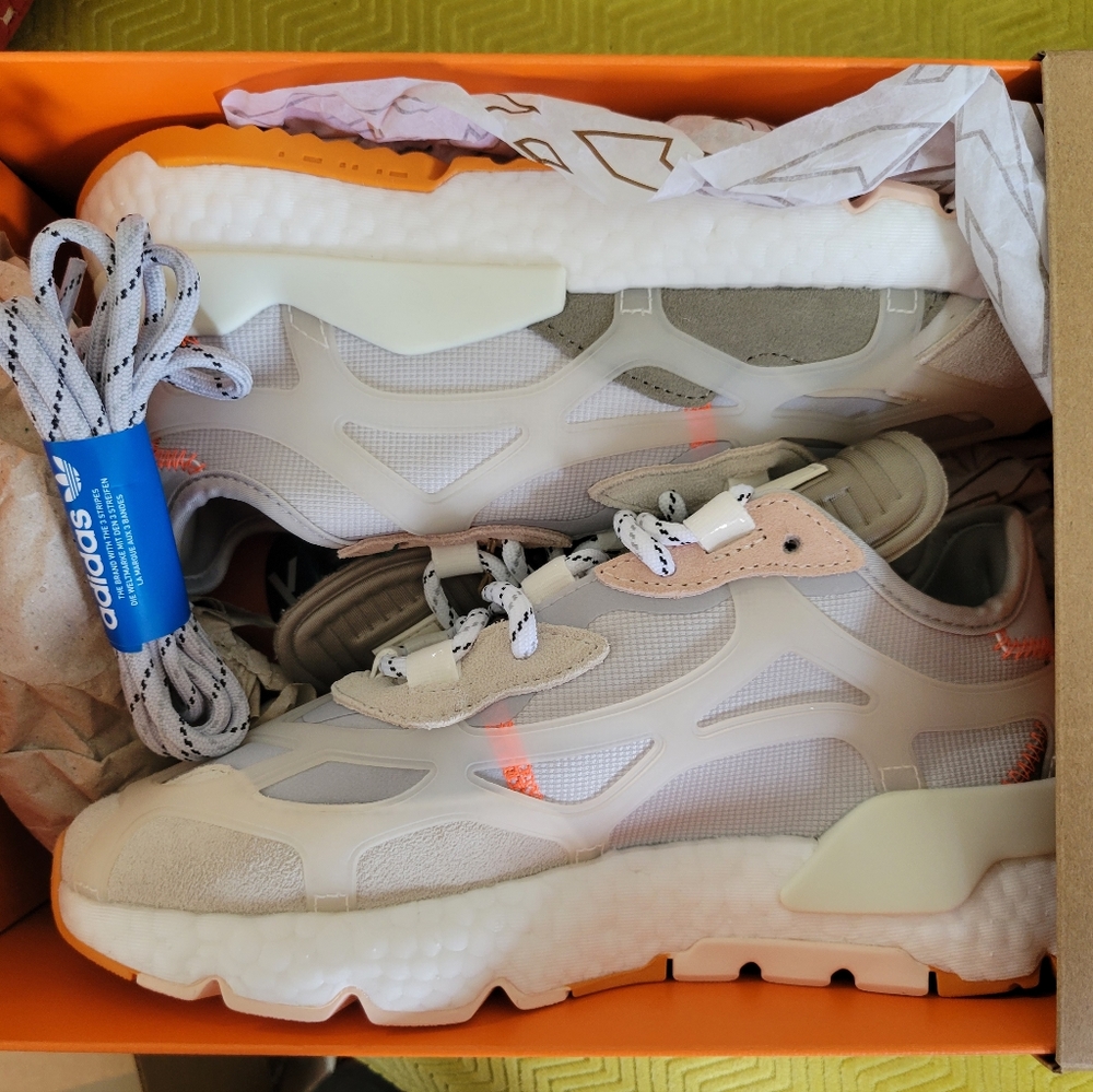 Brand New Ivy Park Addidas Unisex  M 6.5/W 7.5